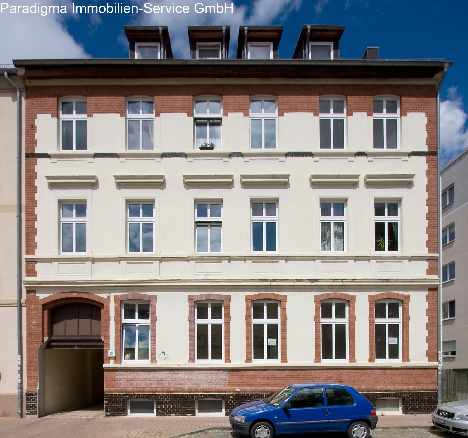 Gemütliche 2-Raum-Wohnung im Dachgeschoss mit Einbauküche! 