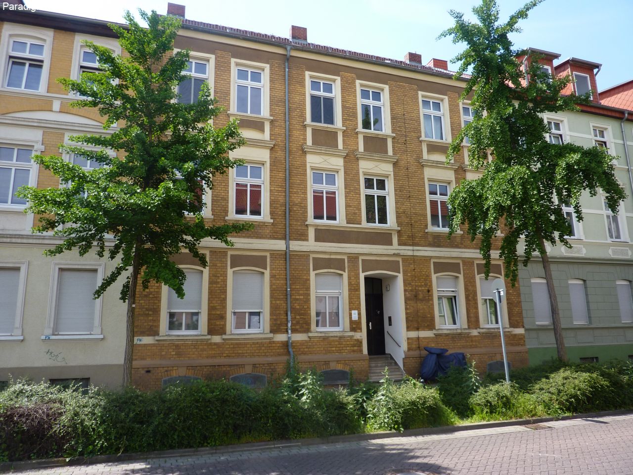 Dessau-Roßlau: 2 Raum-Wohnung im Erdgeschoss mit Balkon! 